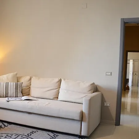 圣尤斯塔其欧公寓 公寓 *